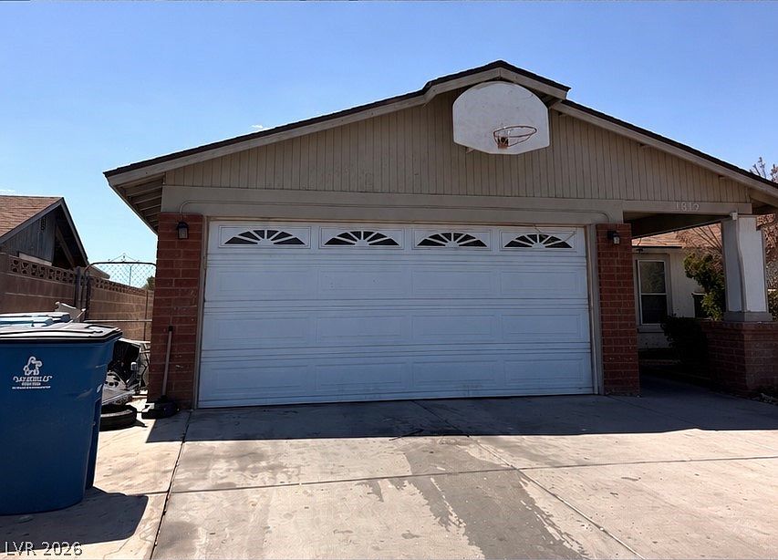 1st image of 1819 Shagbark Ln