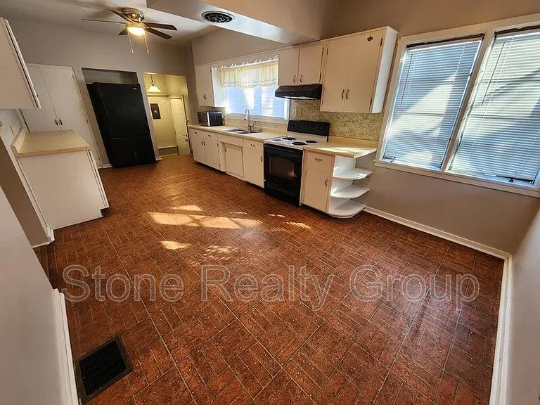 2229 N 12th St — Photo 4