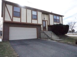 3055 Timber Hill Ln, Aurora, IL 60504