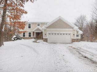 1711 Starr View Ln, Middleville, MI 49333