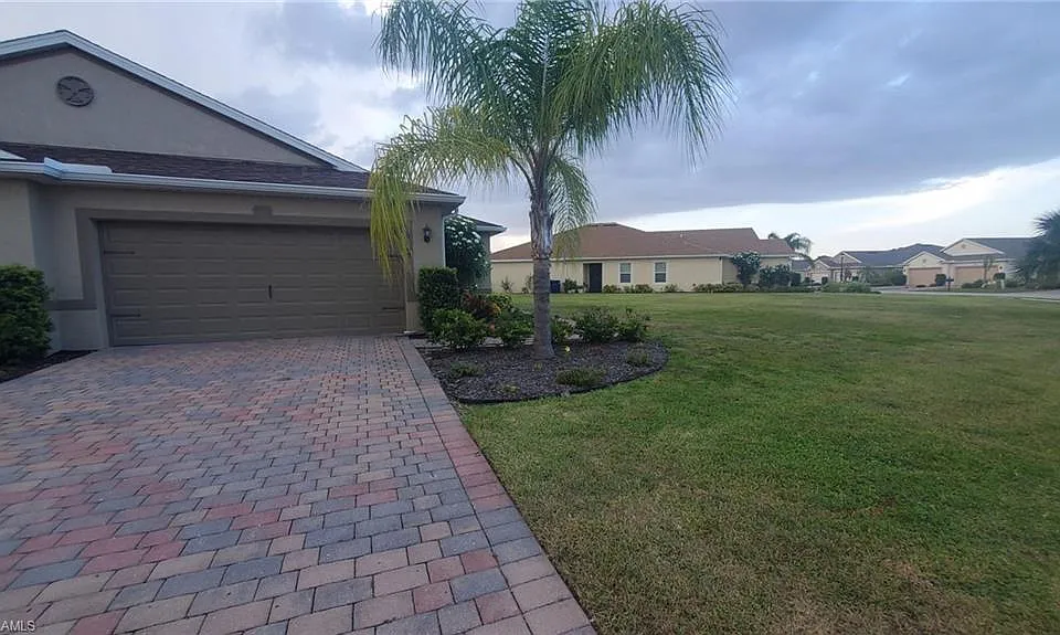 10709 Crossback Ln