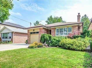 9 Stockbridge Ave N, Toronto, ON M8Z 4M6