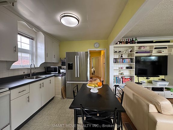 3rd image of 66 Beechborough Ave