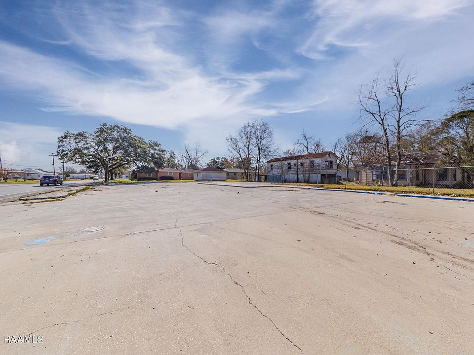 2nd image of 404 S Eastern Ave
