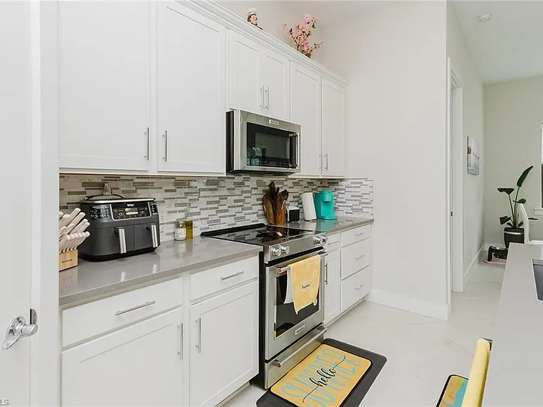 4302 Washington Pl — Photo 10