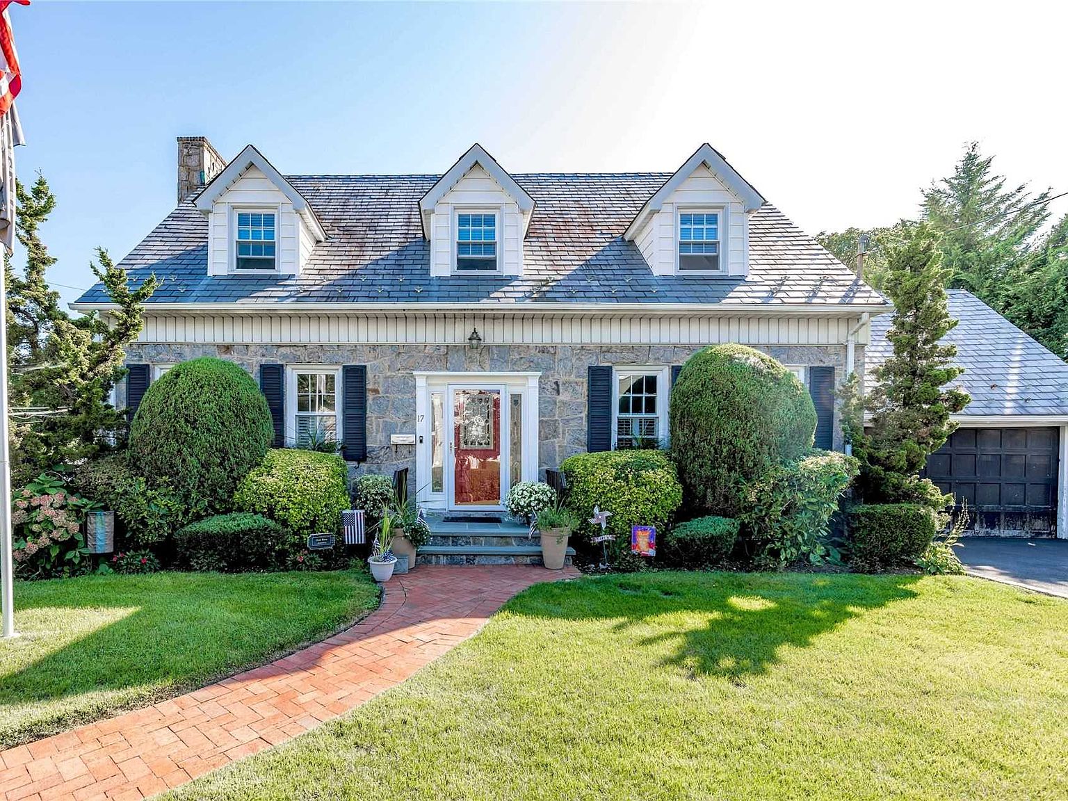 17 Munson Place, East Rockaway, NY 11518 MLS 3232070 Zillow