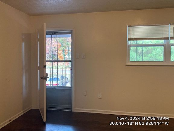 3rd image of 3216 Garden Dr #3216-10