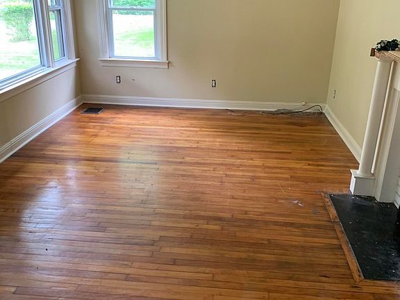 2nd image of 214 Martin Luther King St