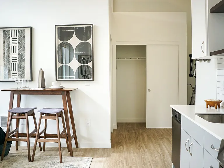 2320 N Vancouver Ave #105 — Photo 11