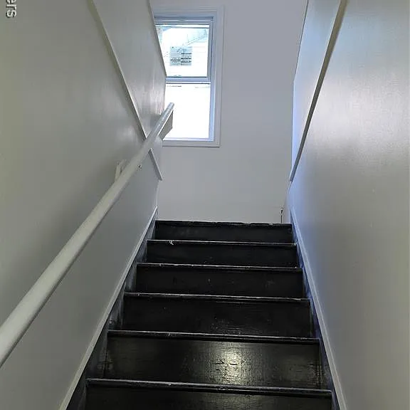 241 Eastlawn St — Photo 3