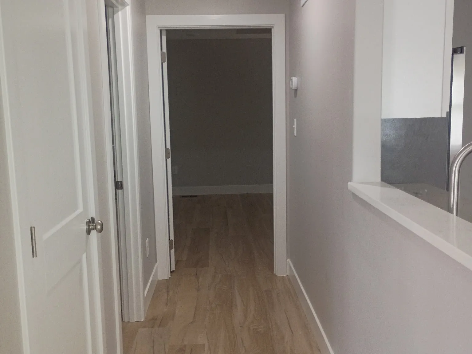 4 bed, 2.5 bath, 2000 sqft, $2,400 — Photo 3
