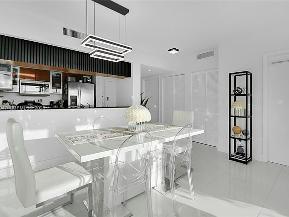 3rd image of 1800 N Bayshore Dr APT 3410