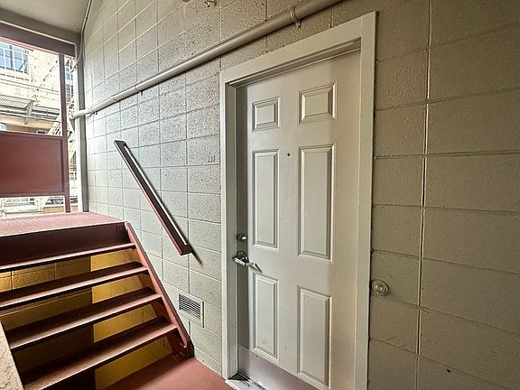 3rd image of 101 N Mission St #107
