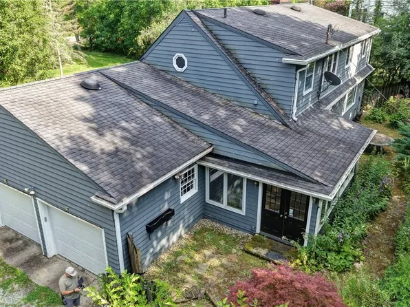 186 S Main St, Hudson, OH 44236