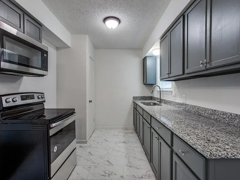 5201 Westcreek Dr — Photo 5