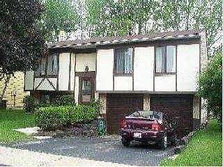 2nd image of 142 Chesapeake Ln