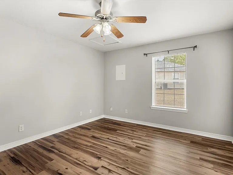 5467 Quail Creek Cir — Photo 16