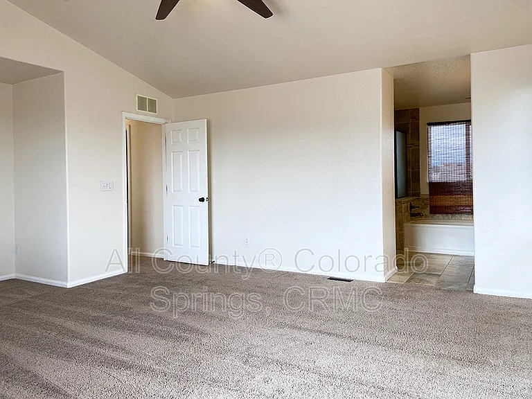 8355 Cedar Chase Dr — Photo 12