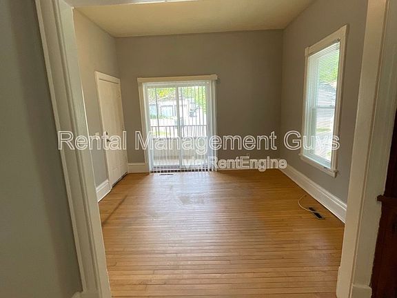 4th image of 1017 22nd Ave N #1