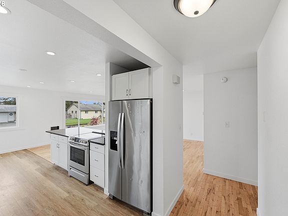 5th image of 2175 State St