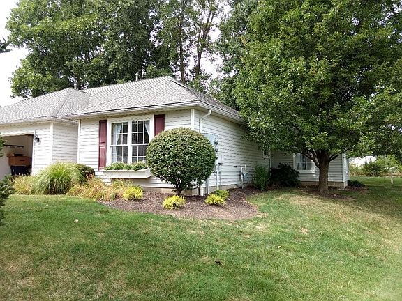 2nd image of 200 Villa East Dr #1