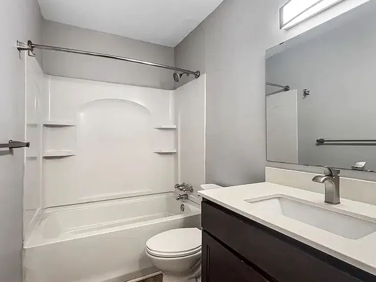 214 Allen Dr — Photo 3