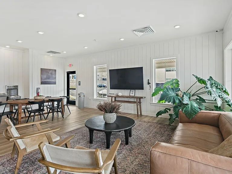 Emerson Flats — Photo 6