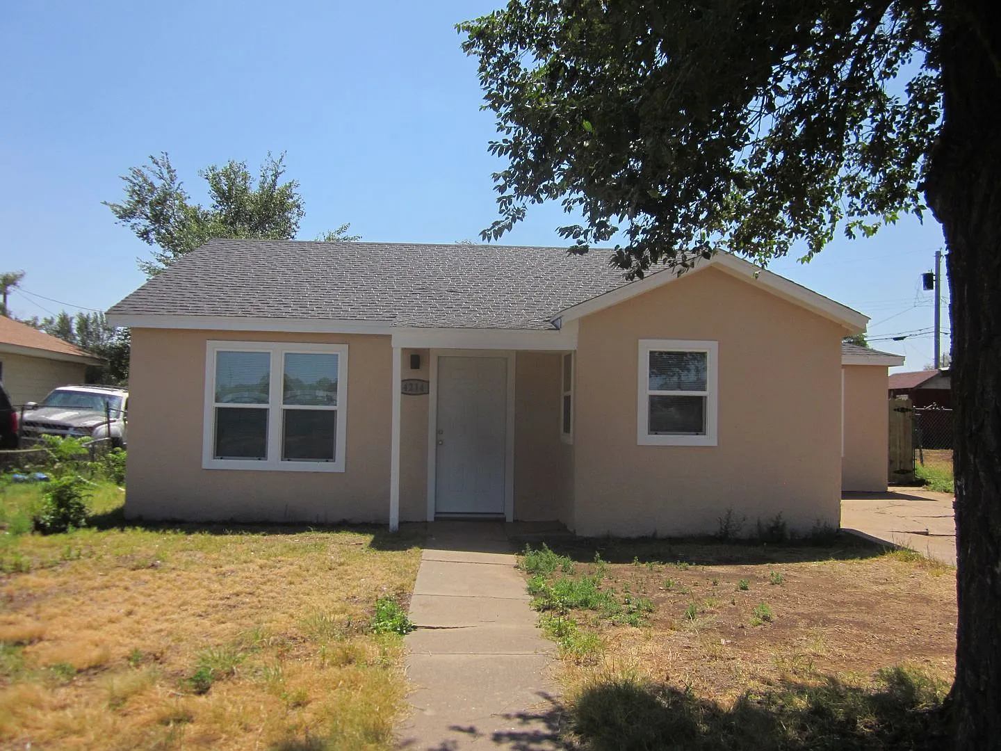 Rare 4 Bedroom — Photo 2