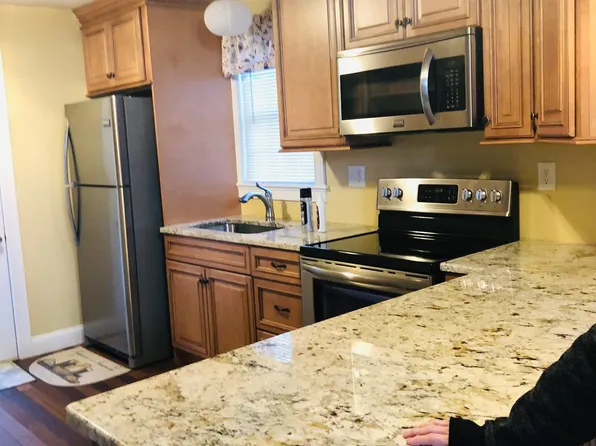 72 Duval Rd, Sutton, MA 01590