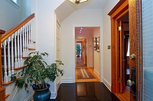 1st image of 2334 W Farragut Ave