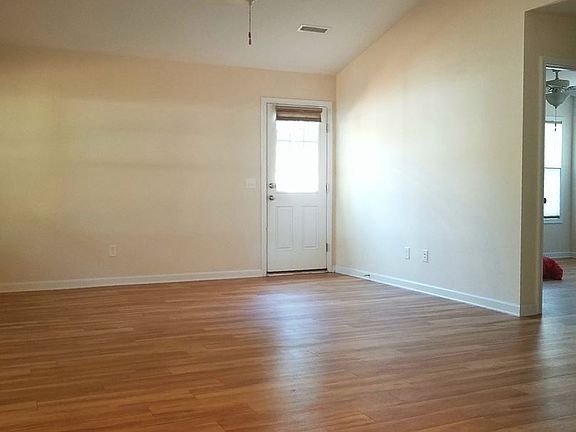 5th image of 225 Bagley Ave