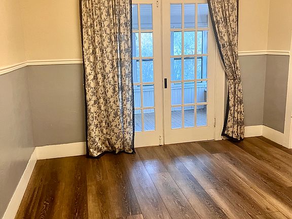 Dining room entrance to sunroom