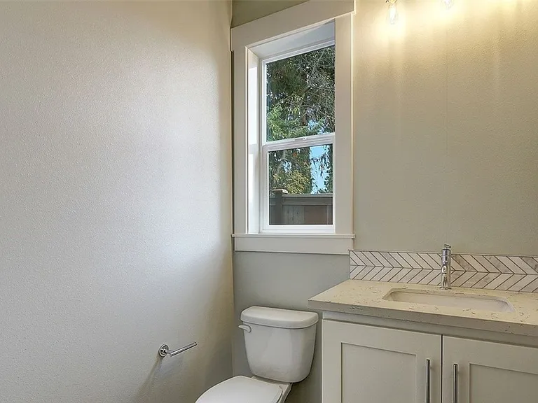 8818 223rd Pl SW — Photo 18