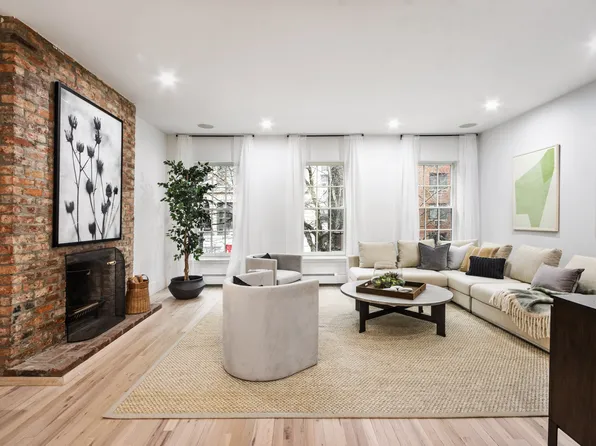 104 West 13th Street image 1 of 21