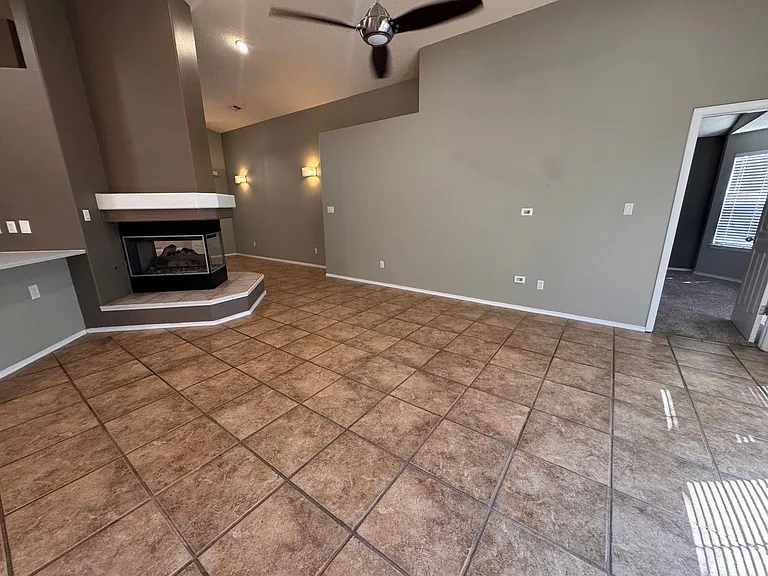 9701 Tapatio Dr NW — Photo 9