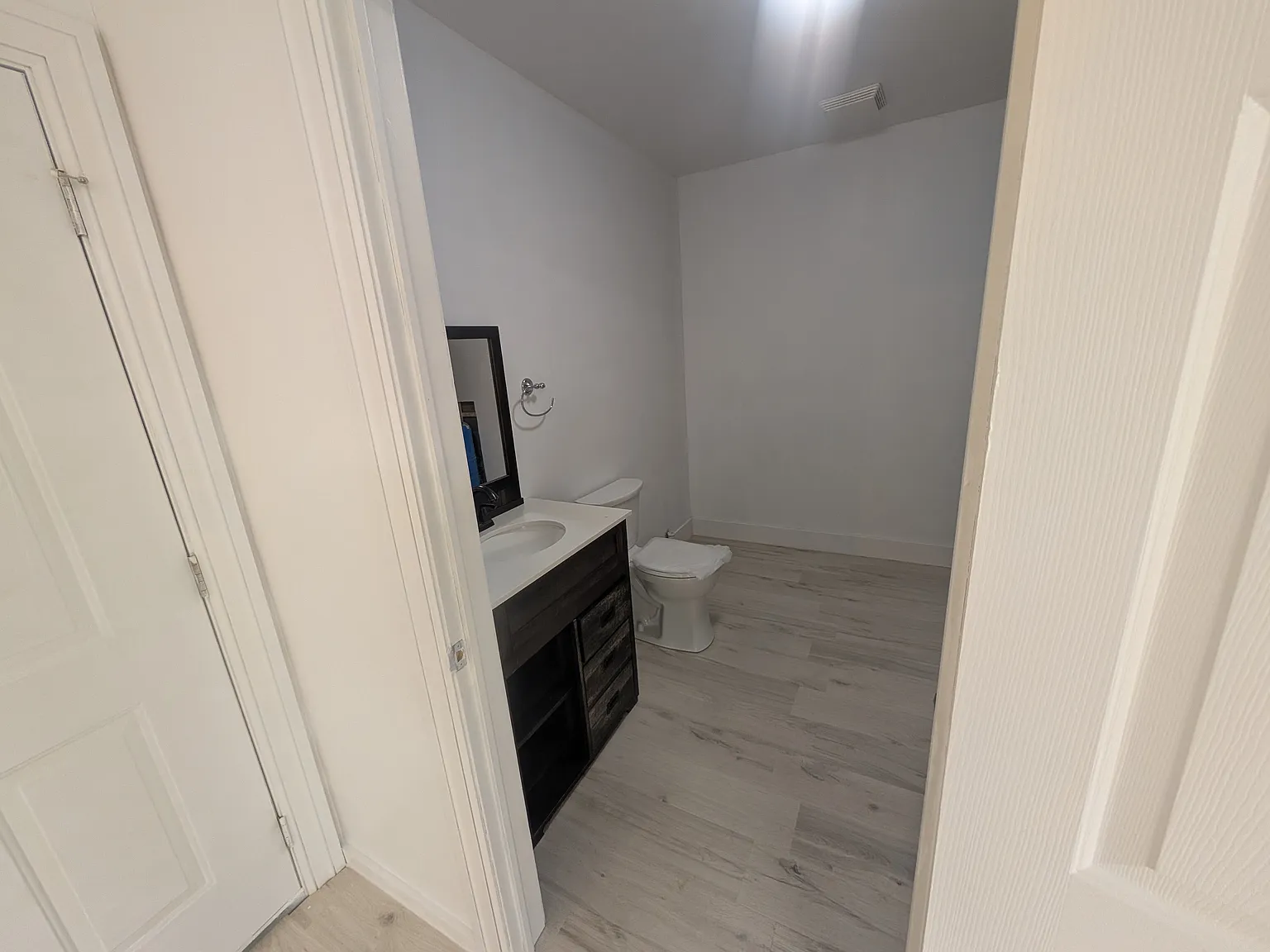 4 bed, 2100 sqft, $2,400 — Photo 3