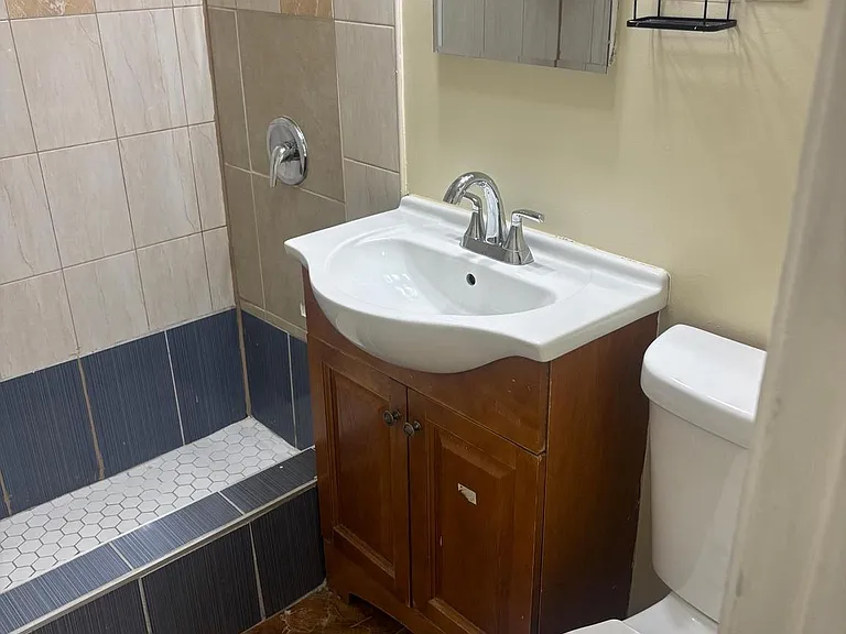 7721 Bender Rd — Photo 27