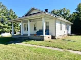 424 County Highway 18, Xenia, IL 62899