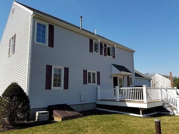 4th image of 57 Tamarack Dr