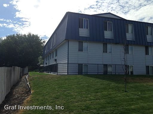 2nd image of 975 W Ridgeway Ave APT 3