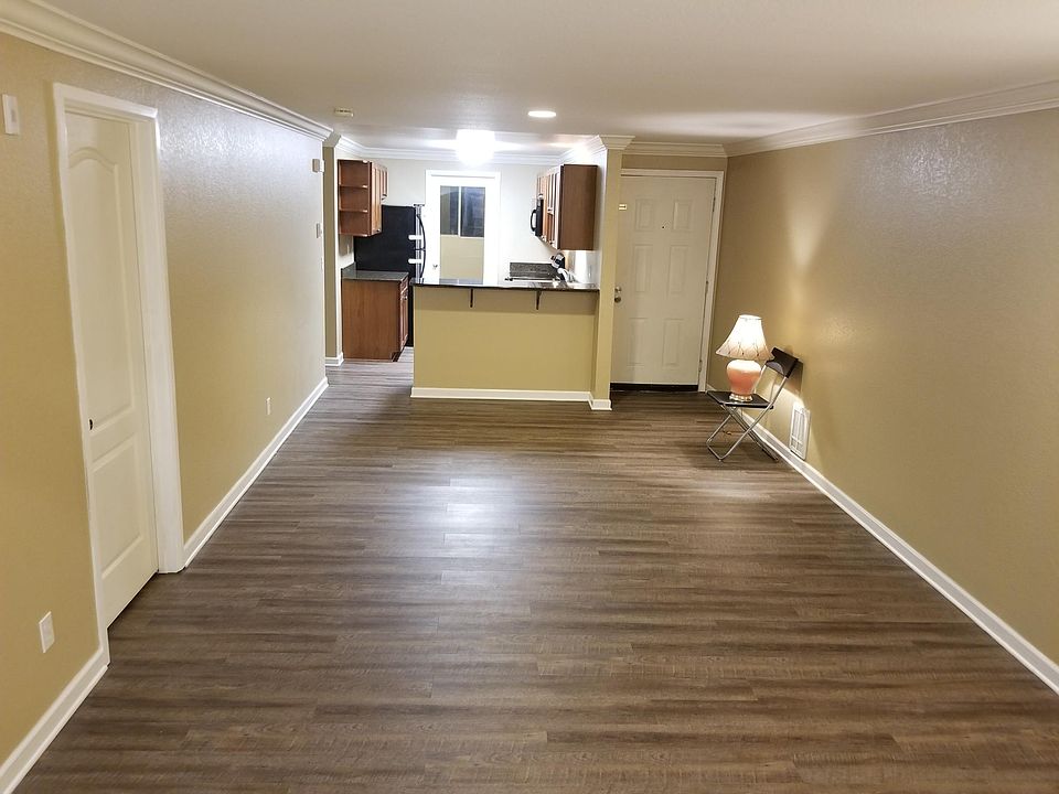 1st image of 1003 156th Ave NE Unit 106