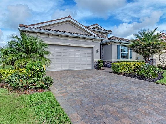 2nd image of 2906 Esmeralda Dr