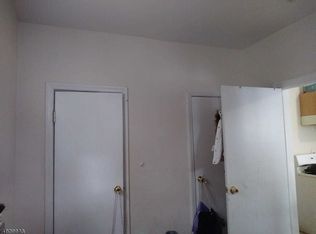 16 Willoughby St, Newark, NJ 07112