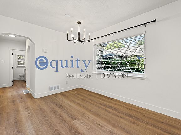 5th image of 852 E Roosevelt Ave #A