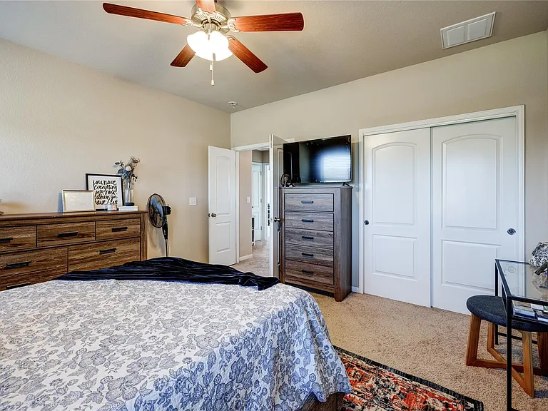 5901 Scenic Lake Dr — Photo 32