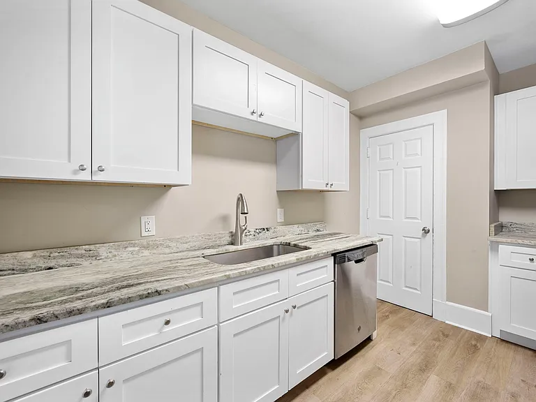 502 Thomas Rd — Photo 7