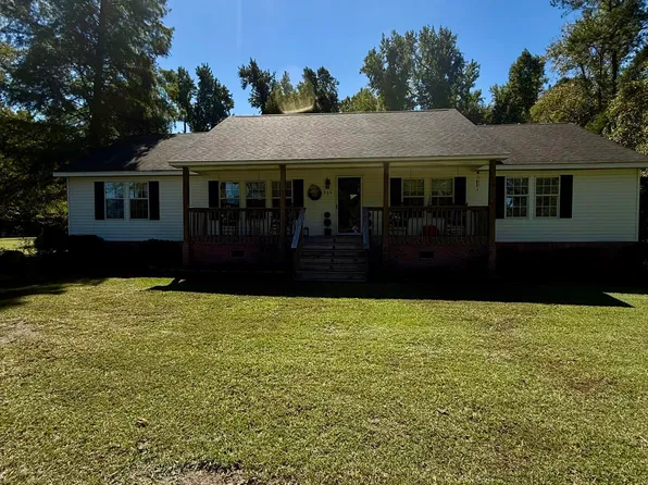 715 Nc Hwy 133, Rocky Point, NC 28457