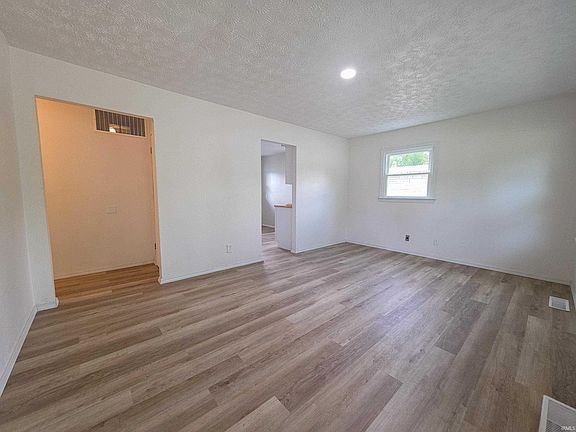 4th image of 1809 McConnell Ave