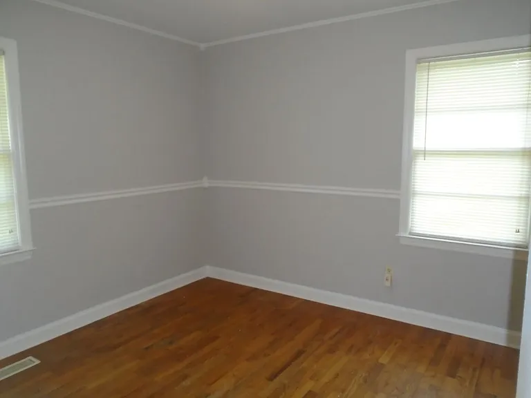 1115 Poplar Dr — Photo 17