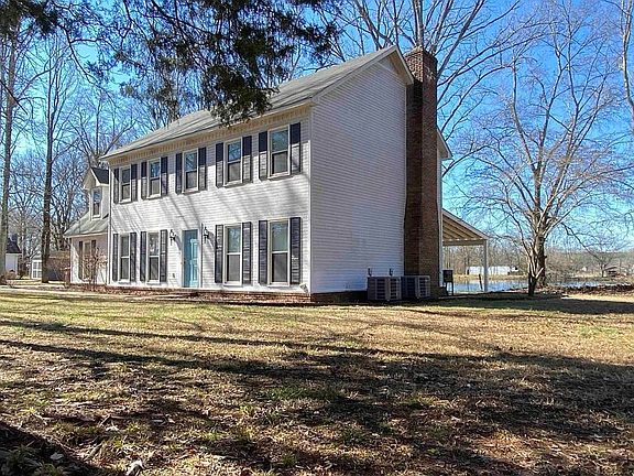 2nd image of 104 Tanglewood Dr